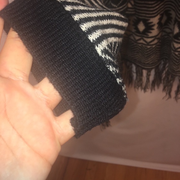 Almost Famous Sweater L Fringe Tribal Boho Aztec - Picture 4 of 8